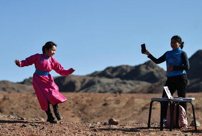 戈壁深處上網(wǎng)課