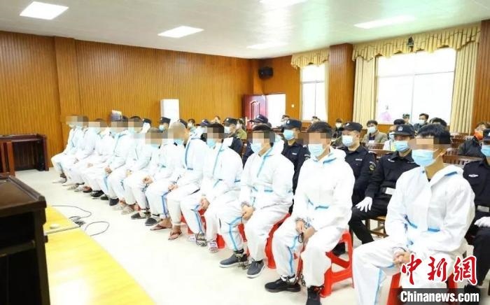 圖為庭審現(xiàn)場(chǎng)?！|蘭法院 攝