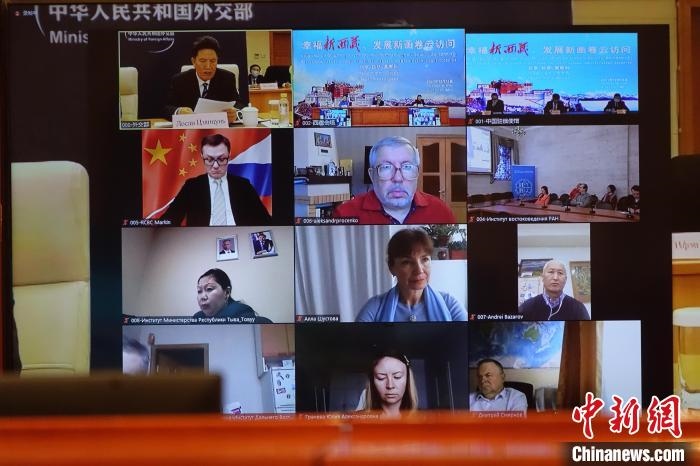 “幸福新西藏、發(fā)展新畫(huà)卷”云訪問(wèn)活動(dòng)在拉薩、北京、莫斯科等地同時(shí)舉行?！∪轿木?攝