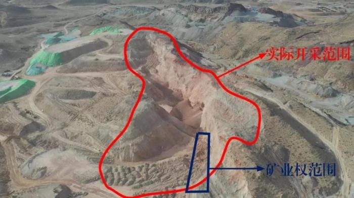 2021年12月11日，督察組使用無人機(jī)拍攝，銅鐵溝礦礦業(yè)權(quán)面積僅6.9畝，越界開采達(dá)182畝，超出26.4倍；實際開采深度達(dá)35米，遠(yuǎn)超采礦許可證允許開采深度要求
