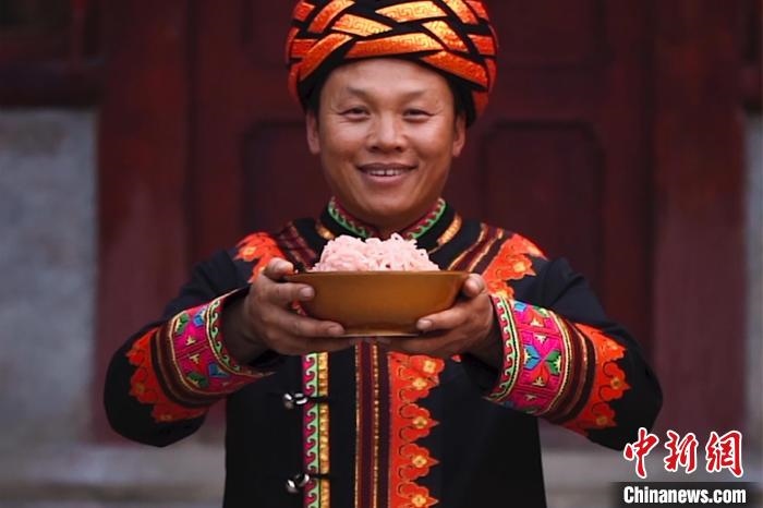 圖為“暢饗云宴”巧手年菜系列短視頻截圖?！『h(yuǎn)航 攝