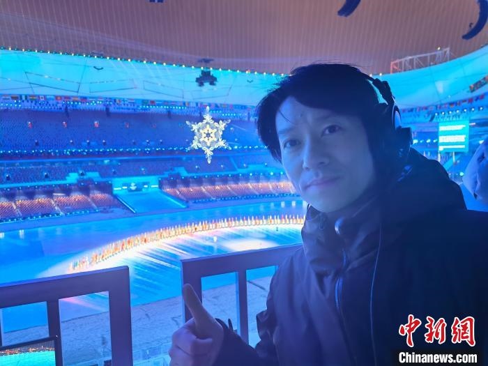 張文海在“鳥(niǎo)巢”內(nèi)?！埼暮?供圖