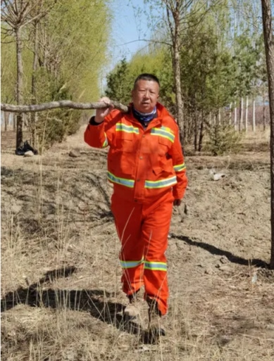 世界地球日，不忘治沙人3389.png