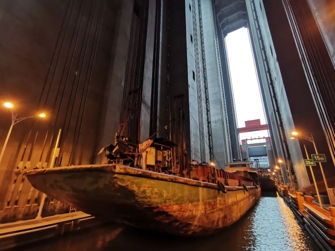 向家壩升船機船廂。鄭慶攝