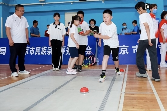 冰蹴球比賽場景。賽事主辦方供圖