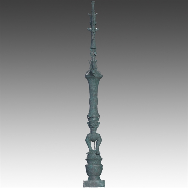 銅罍座倒立鳥足頂尊神像。四川省文物考古研究院供圖