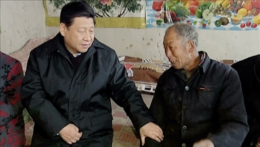 △2012年12月30日，習(xí)近平總書記來到河北省阜平縣龍泉關(guān)鎮(zhèn)顧家臺村看望困難群眾。