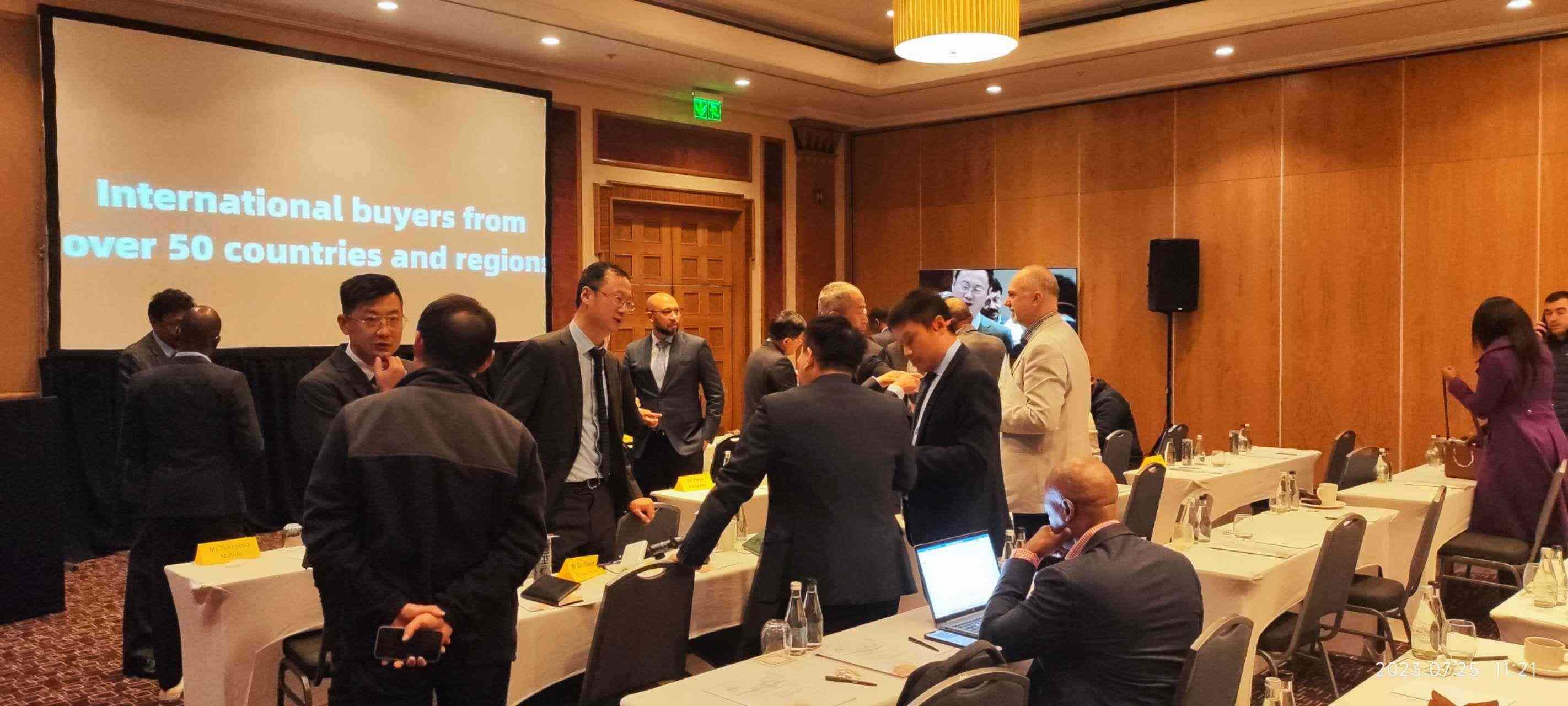 中南企業(yè)現(xiàn)場(chǎng)交流。圖片來(lái)源：貿(mào)促會(huì)