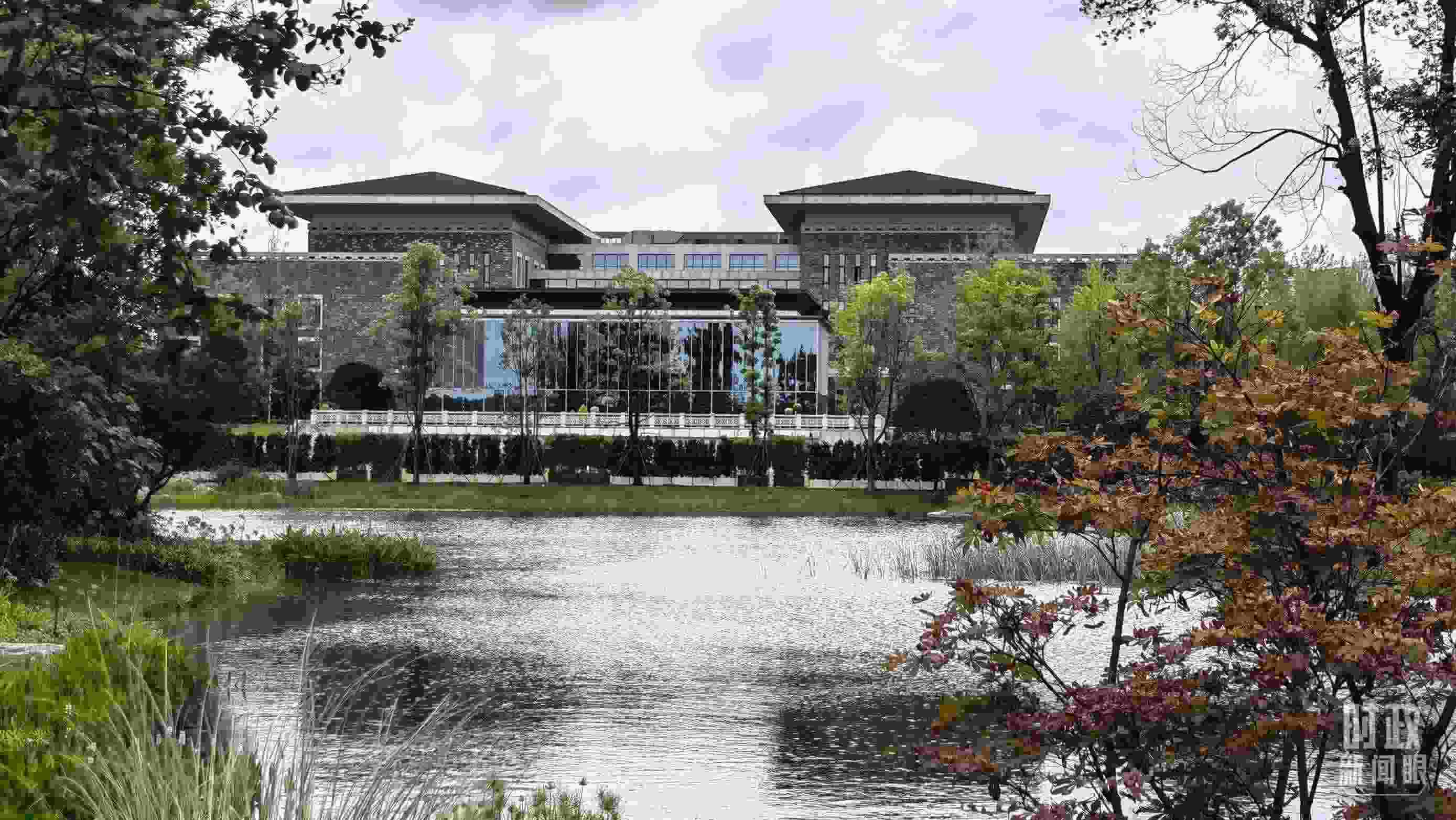 當天，中印尼兩國元首在“錦蓉莊”舉行會見。（總臺央視記者韓銳拍攝）