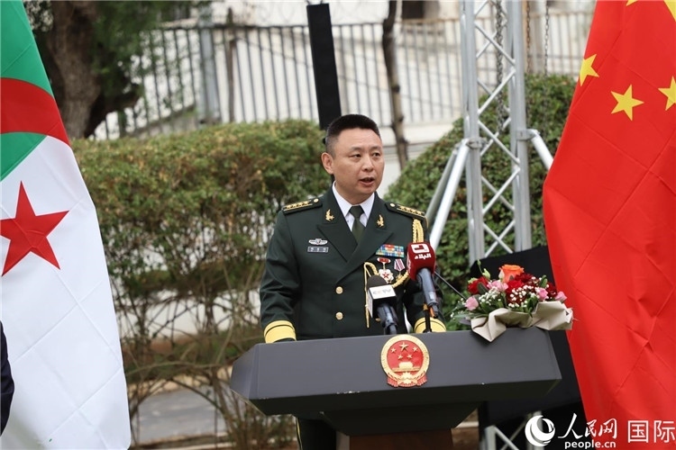 圖為胡璽鈞武官致辭。人民網(wǎng)記者 王傳寶攝