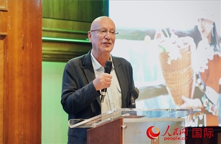 旅?作家魯珀特·帕克分享張家界旅行照片。人民網(wǎng) 郭錦標(biāo)攝