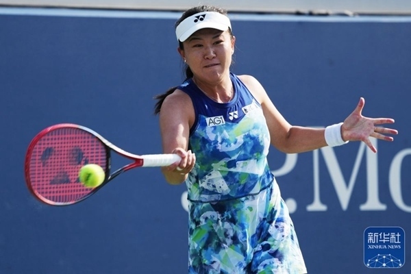 朱琳在比賽中回球。新華社記者 劉杰 攝