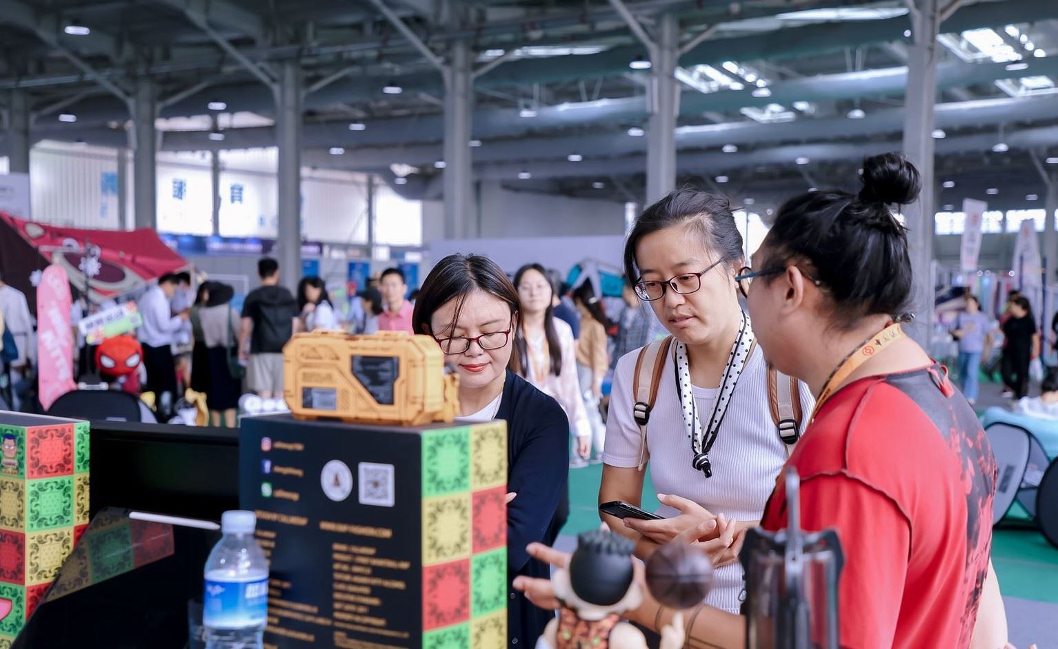 體育服務(wù)專題展區(qū)現(xiàn)場(chǎng)。人民網(wǎng) 歐陽(yáng)易佳攝