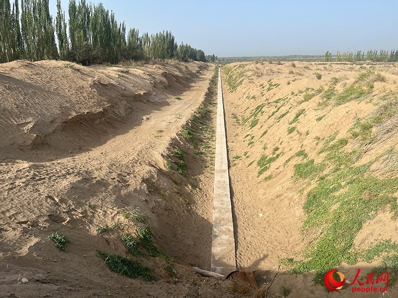 斗渠改造后，大大提高了輸水效率。人民網(wǎng)記者 常雪梅攝