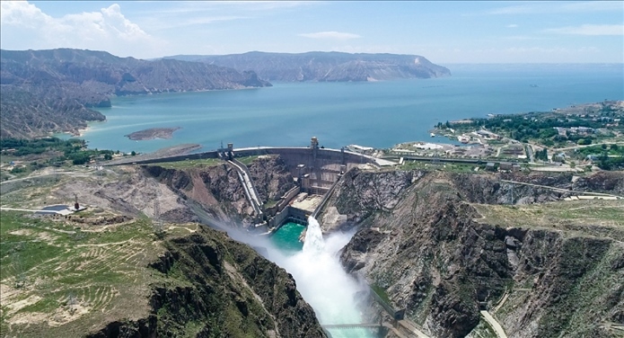 龍羊峽水電站開閘放水。國家電投黃河公司供圖