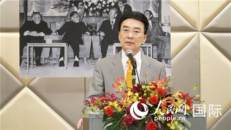 在日中國企業(yè)協(xié)會會長王家馴致祝酒詞。人民網(wǎng) 蔣曉辰攝