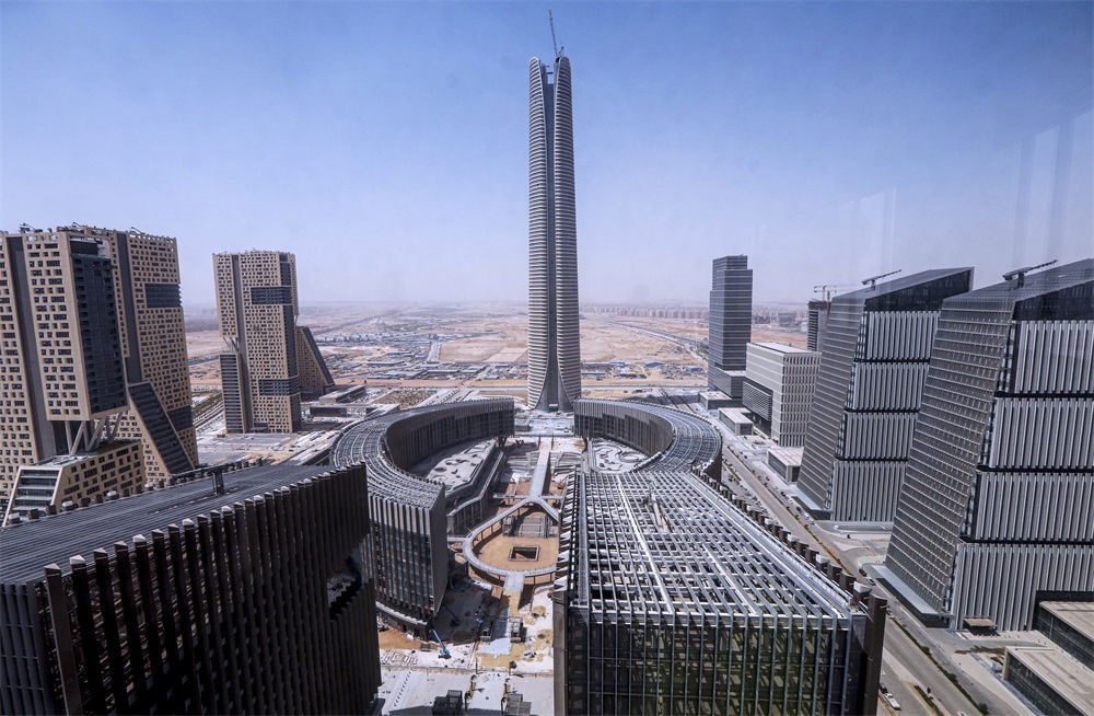 這是在埃及開羅以東拍攝的建設(shè)中的新行政首都中央商務(wù)區(qū)（9月11日攝）。新華社發(fā)（艾哈邁德·戈馬攝）