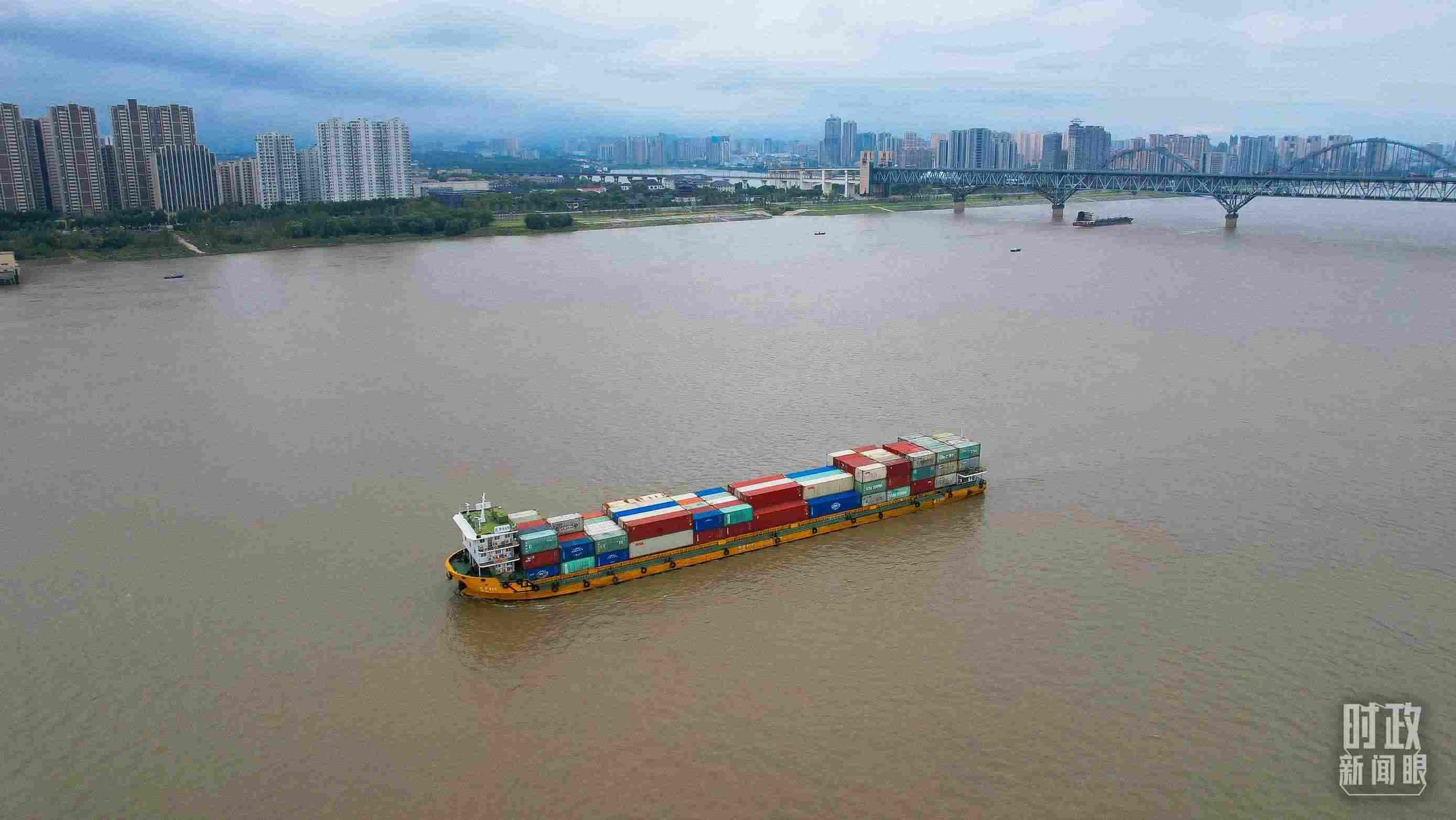 △長江九江段。（總臺(tái)央視記者范凱拍攝）