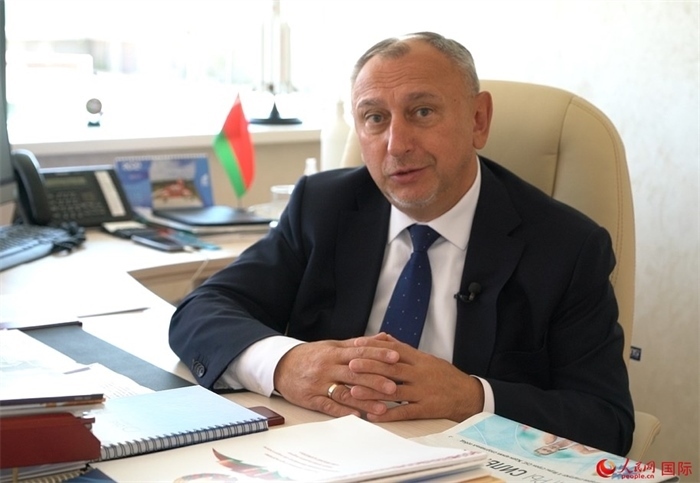 中白工業(yè)園管委會(huì)主任亞歷山大·亞羅申科接受人民網(wǎng)記者采訪。人民網(wǎng) 皇甫萬(wàn)里攝