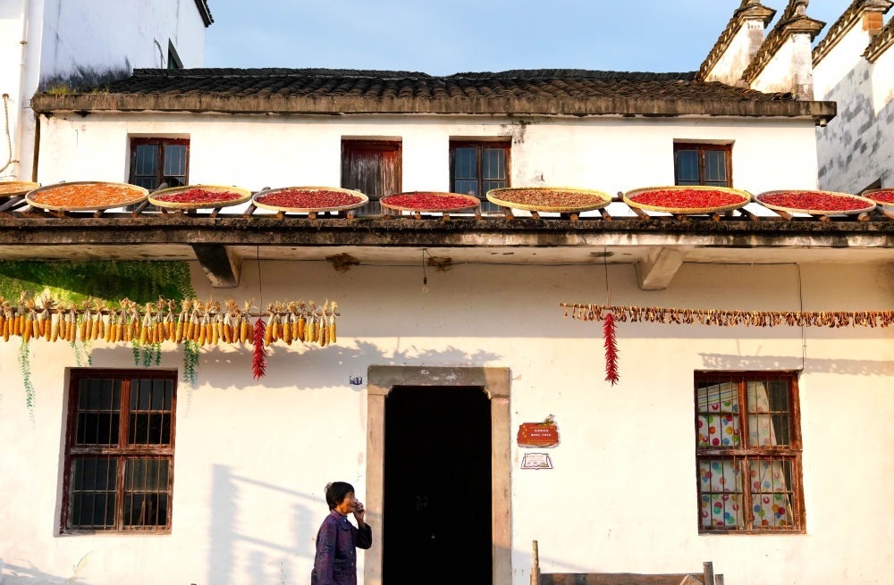 婺源縣王村石門自然村一角（2023年10月11日攝）。