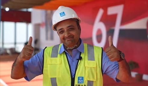 瓦利德·拉馬丹接受人民網(wǎng)記者采訪。嚴(yán)川吉雨攝