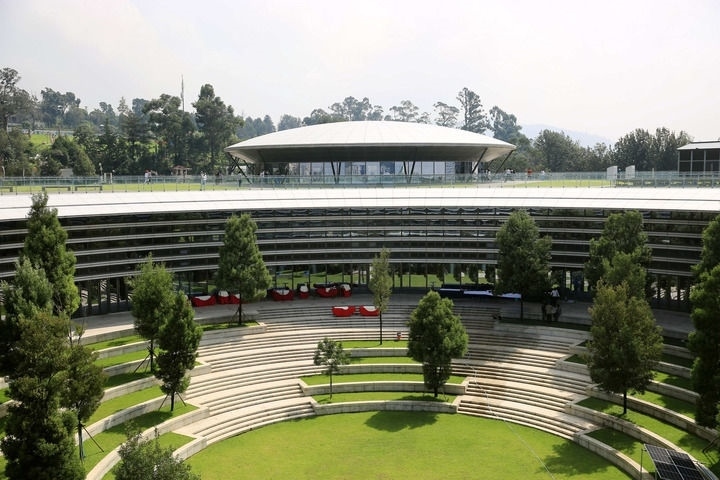 這是在埃塞俄比亞首都亞的斯亞貝巴拍攝的河岸綠色發(fā)展項(xiàng)目設(shè)施之一科技博物館（9月16日攝）。新華社記者 汪平 攝