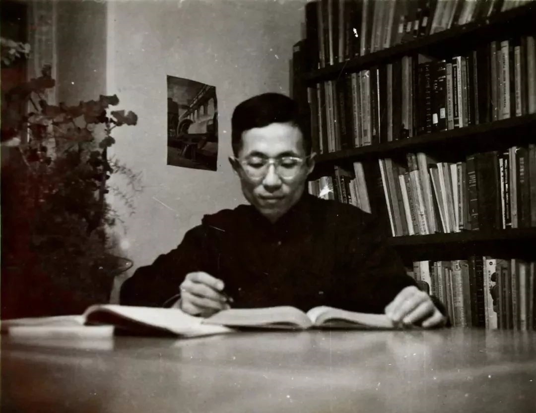 青年時期的秦裕琨。哈爾濱工業(yè)大學(xué)供圖