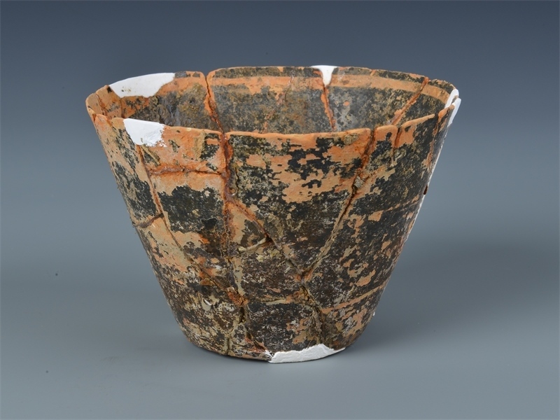 出土的蛋殼彩陶杯。國家文物局供圖