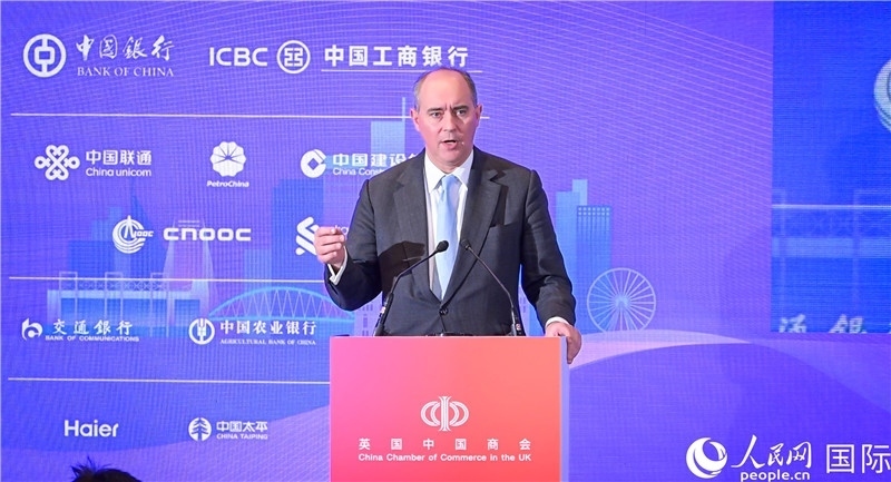 英國(guó)商業(yè)貿(mào)易部國(guó)務(wù)大臣（投資大臣）多米尼克·約翰遜與會(huì)。人民網(wǎng) 郭錦標(biāo)攝