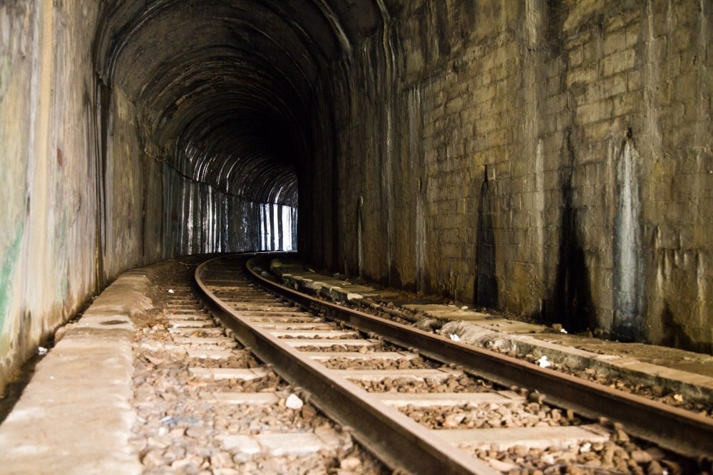 這是2013年3月22日拍攝的河口境內(nèi)的米軌鐵路。