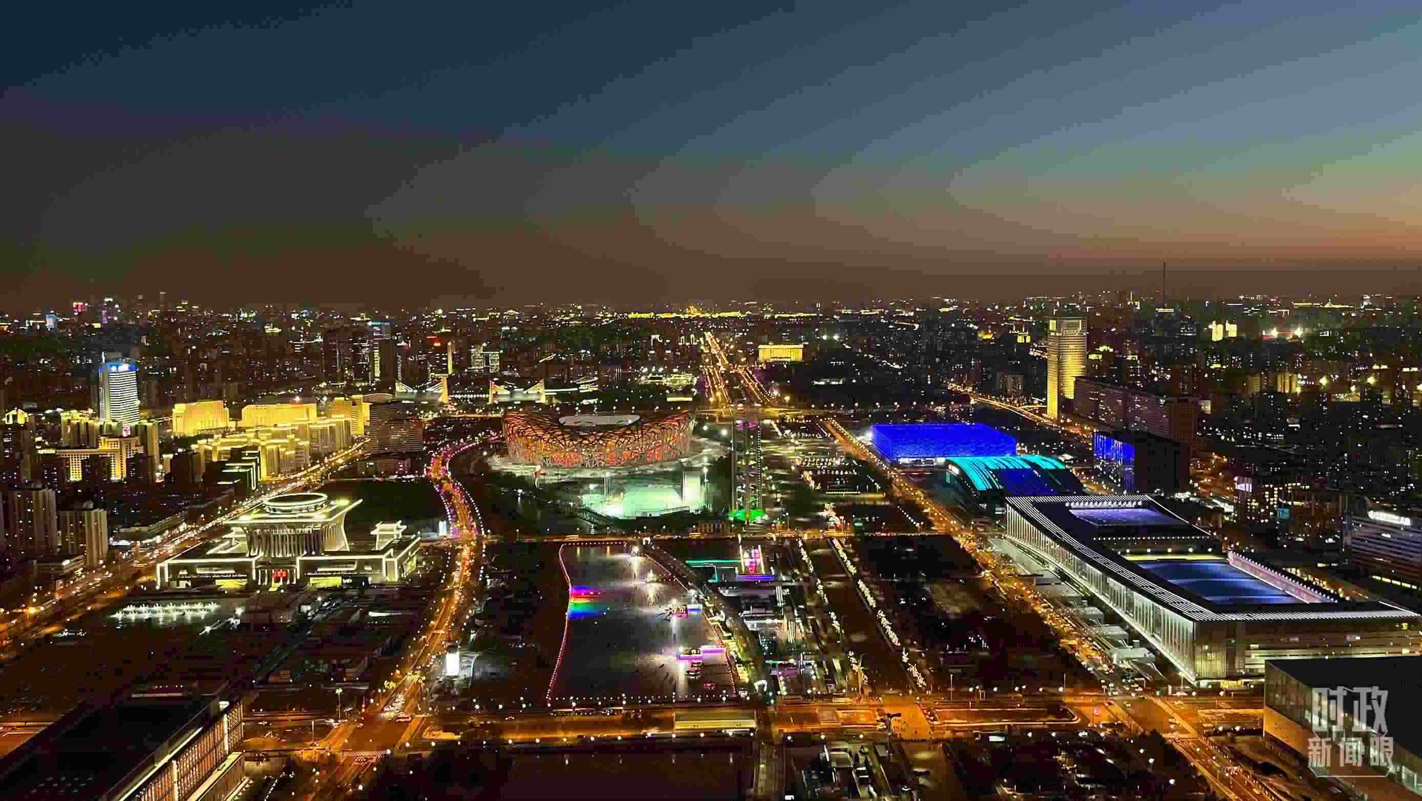 △2023年12月31日，從北京奧林匹克塔俯拍北京城區(qū)。（總臺央視記者金雨秋拍攝）