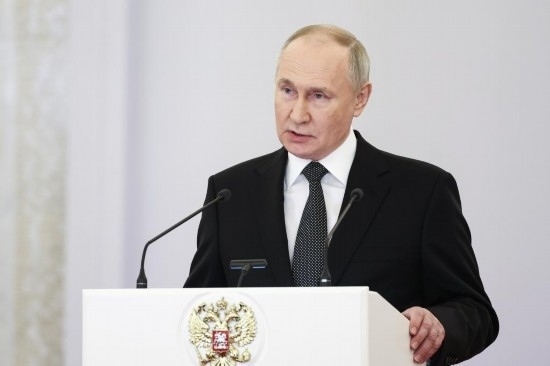 2023年12月8日，俄羅斯總統(tǒng)普京在莫斯科克里姆林宮出席“祖國英雄日”慶祝儀式。新華社/塔斯社