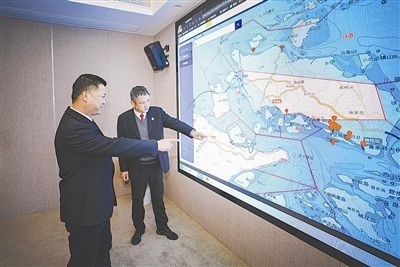 圖③：法官為涉案船舶尋找安全的錨泊地點(diǎn)。