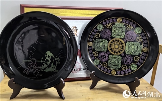 壩漆工藝品。人民網(wǎng)記者 周雯攝