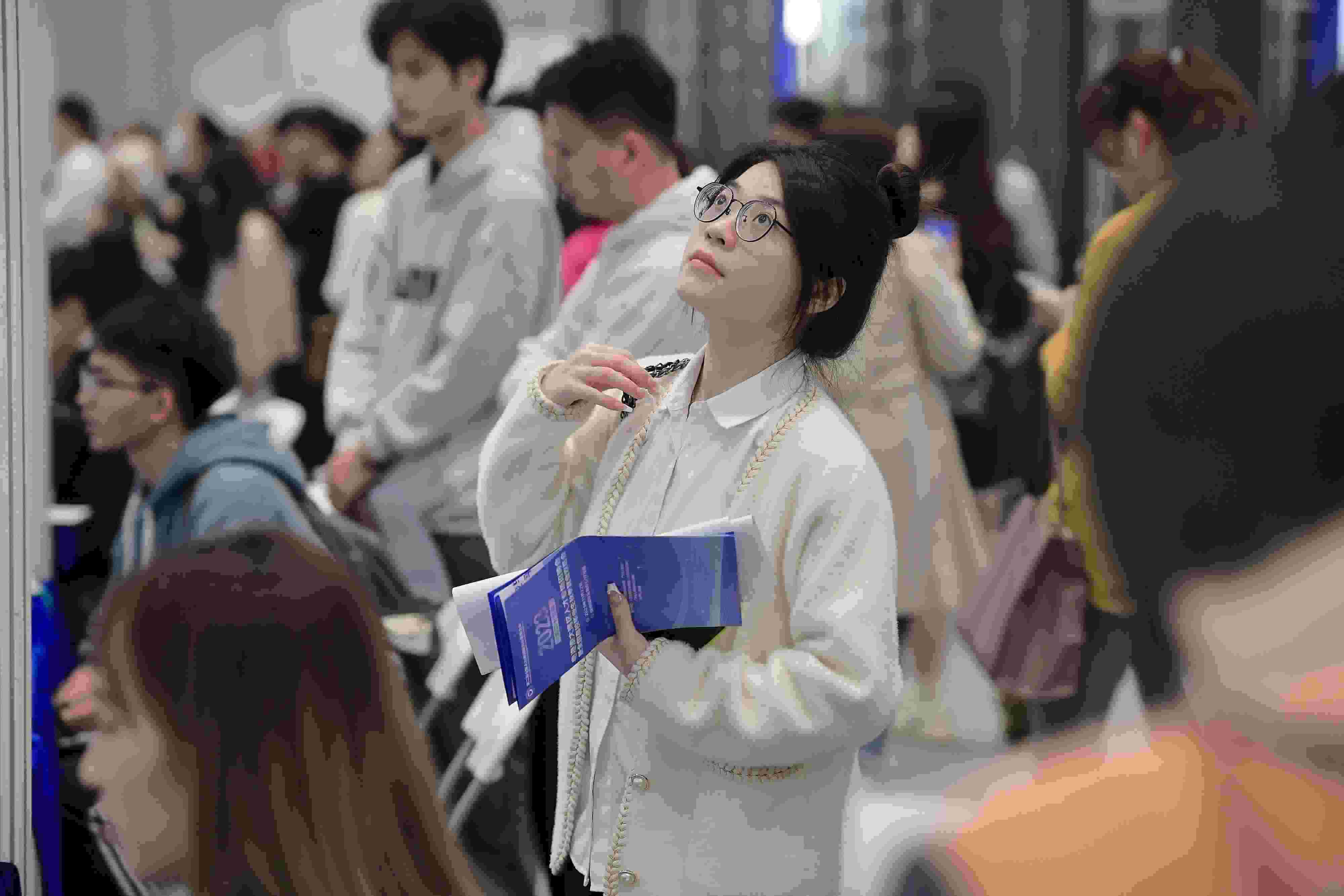  2023年11月22日，2023年粵港澳大灣區(qū)人才專場(chǎng)招聘會(huì)暨第27屆全國(guó)高校畢業(yè)生秋季就業(yè)雙選會(huì)在深圳國(guó)際會(huì)展中心舉辦。