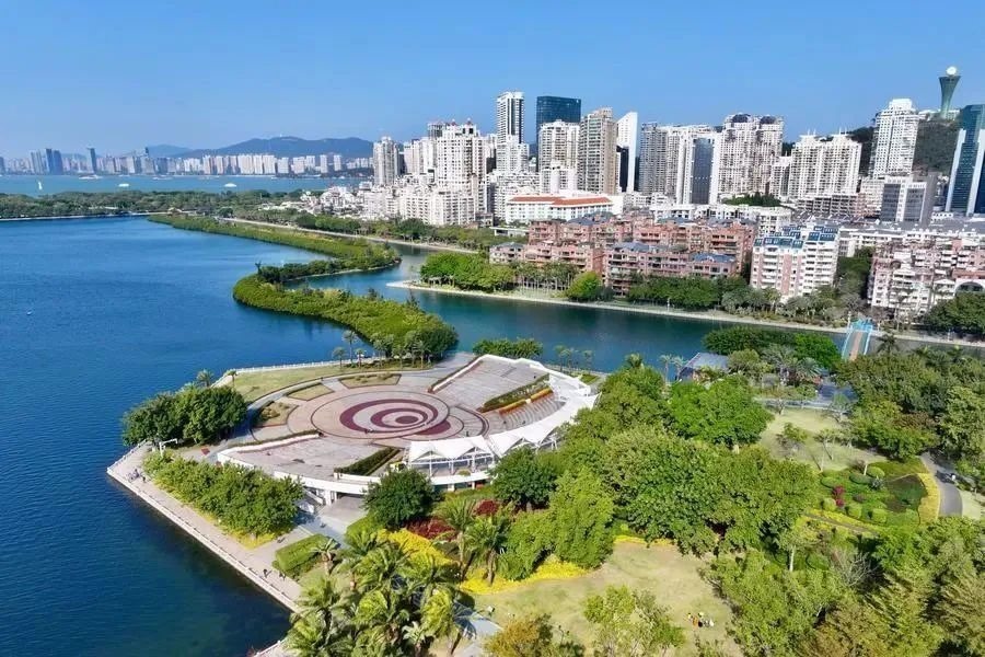 △1月24日，廈門筼筜湖白鷺洲公園及周邊城市景觀。