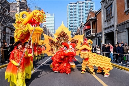 2024年2月10日，上海張園舉辦舞龍舞獅活動(dòng)，為市民和游客獻(xiàn)上一場(chǎng)視覺盛宴。