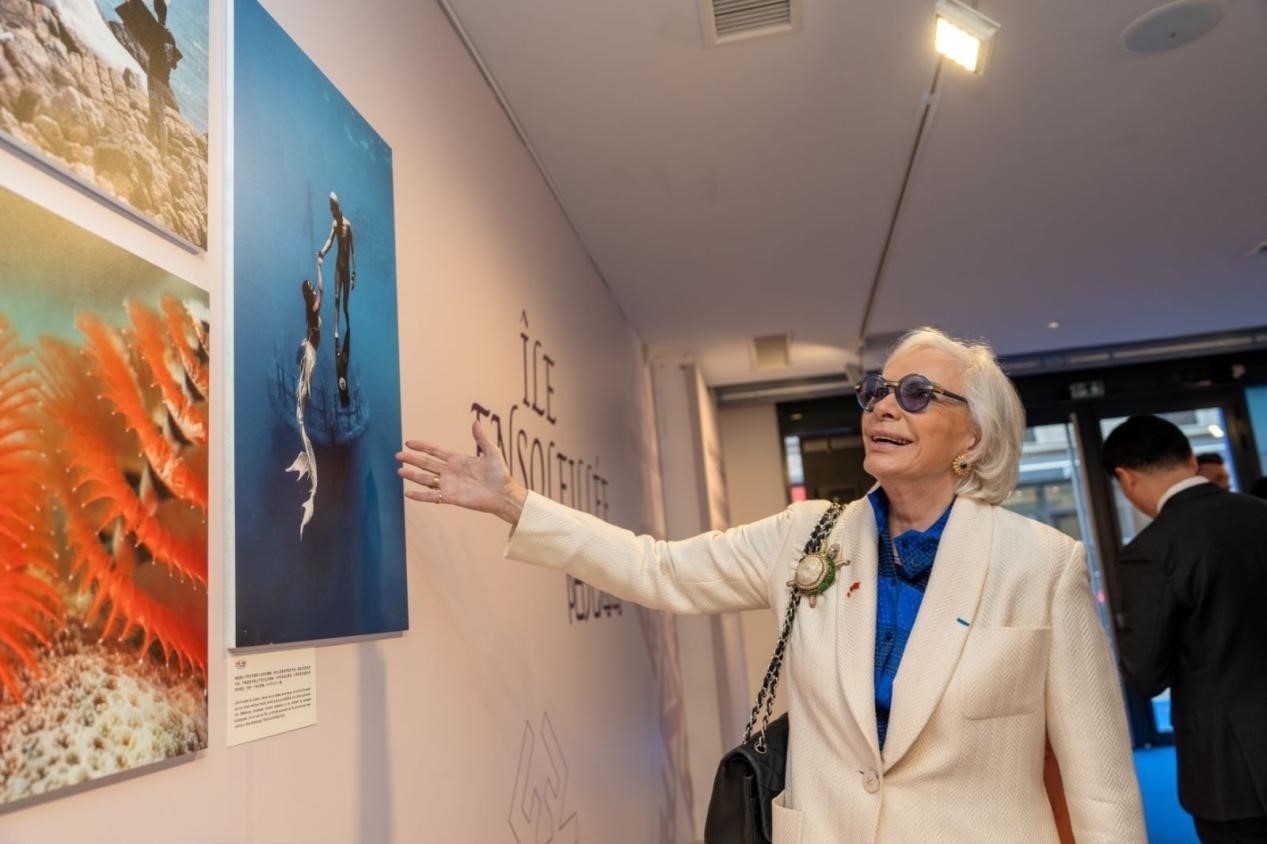 世界旅游組織特別顧問瑪麗-皮埃爾·布歇-奧利耶觀看活動現(xiàn)場圖片展覽?；顒又鬓k方供圖