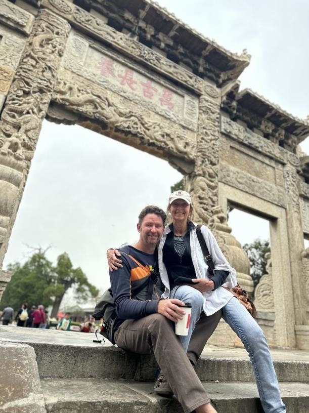 遇見(jiàn)中國(guó)丨在華生活二十年的美國(guó)人譚嘉煦：想用手搖車(chē)走遍中國(guó)