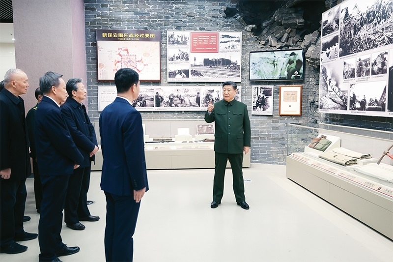 2024年2月1日至2日，中共中央總書記、國家主席、中央軍委主席習(xí)近平來到天津，看望慰問基層干部群眾。這是2日上午，習(xí)近平在平津戰(zhàn)役紀(jì)念館考察。 新華社記者 鞠鵬/攝