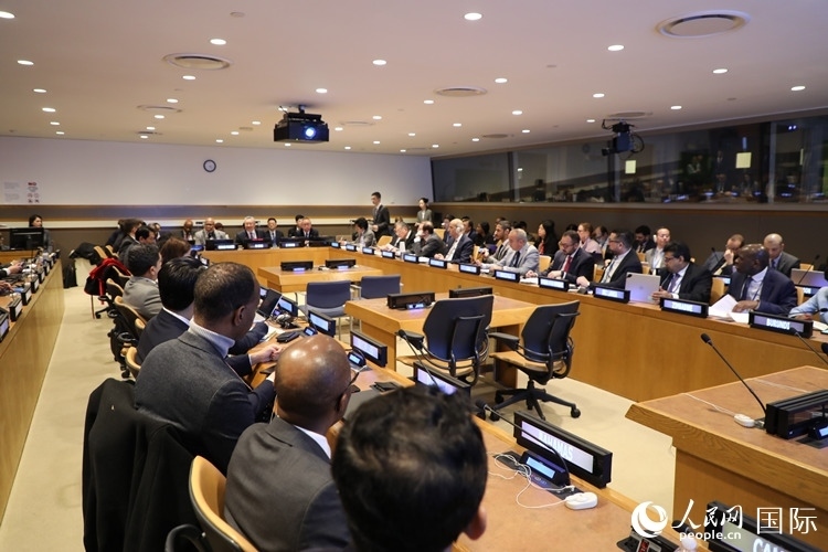 40多國常駐代表、副代表以及聯(lián)合國工發(fā)組織、糧農(nóng)組織、區(qū)域經(jīng)委會、南南合作辦公室等聯(lián)合國機構官員等100多人參加全球發(fā)展倡議之友小組高級別會議。 人民網(wǎng)記者 李志偉攝