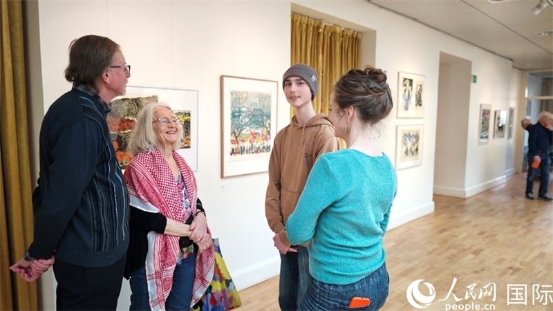 參加講座活動的瑞典聽眾。人民網記者殷淼攝