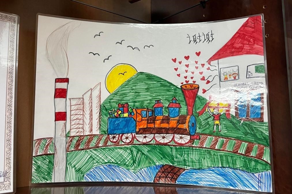 當(dāng)?shù)匦W(xué)生畫筆下的斯梅戴雷沃鋼廠。