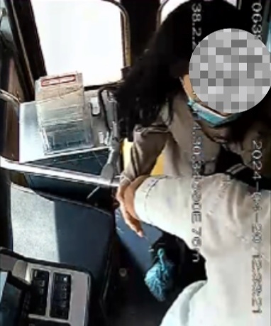 公交車(chē)上他一聲大吼！魏杰，好樣的！