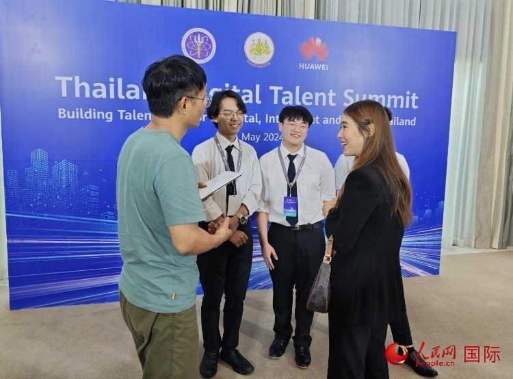 泰國國立法政大學學生接受本網(wǎng)采訪。李映民攝