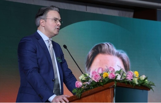 沙特電信Center 3首席戰(zhàn)略官拉斐爾·朱安致辭。中國聯(lián)通沙特公司供圖