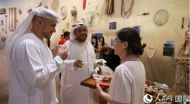 品茶交流。人民網(wǎng)記者 管克江攝