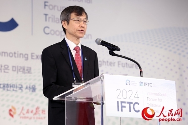 中日韓合作秘書(shū)處秘書(shū)長(zhǎng)李熙燮致開(kāi)幕辭。主辦方供圖