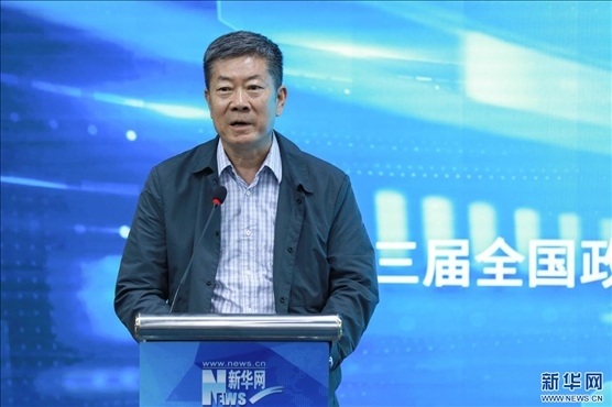 中國版權(quán)協(xié)會理事長、第十三屆全國政協(xié)文化文史和學(xué)習(xí)委員會副主任、新聞出版總署原副署長、國家版權(quán)局原副局長閻曉宏現(xiàn)場致辭