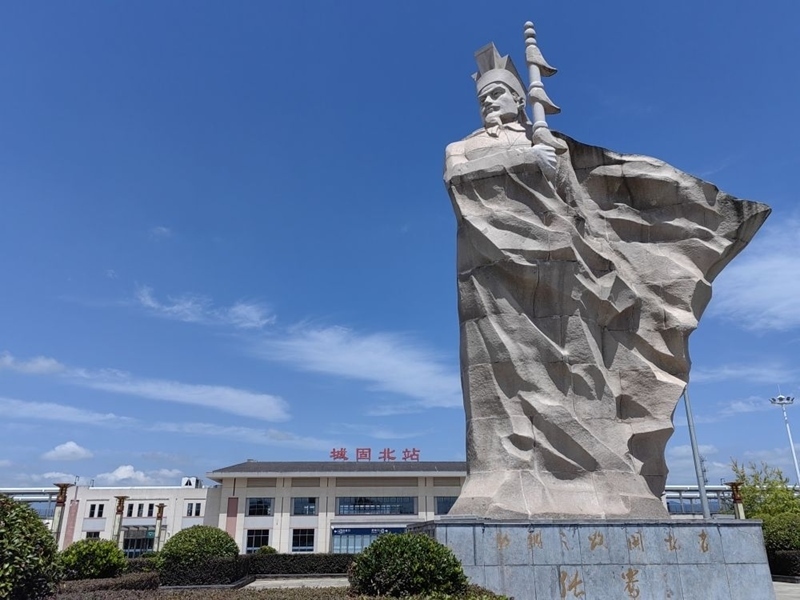 張騫雕塑。新華社記者 孫正好 攝